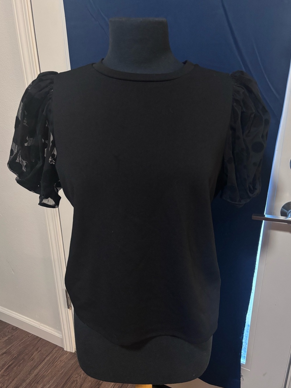 Haute Monde Black Puff-Sleeve Crewneck Top